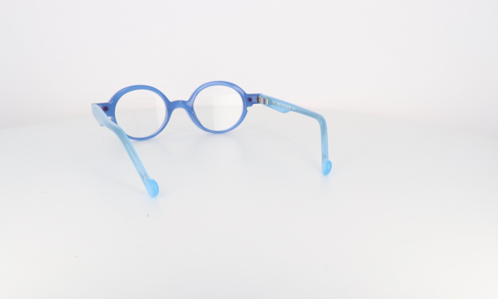 ANNE & VALENTIN AV MANO - Jorge Oculista