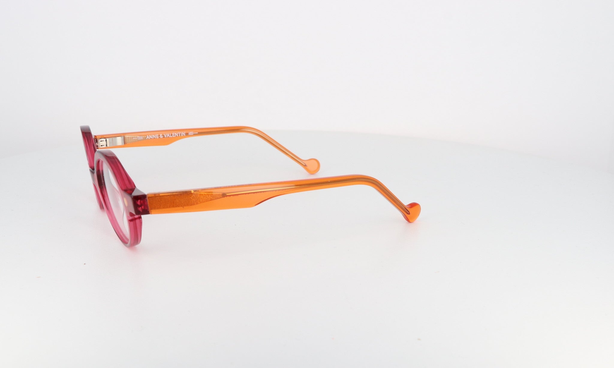 ANNE & VALENTIN AV MANO - Jorge Oculista