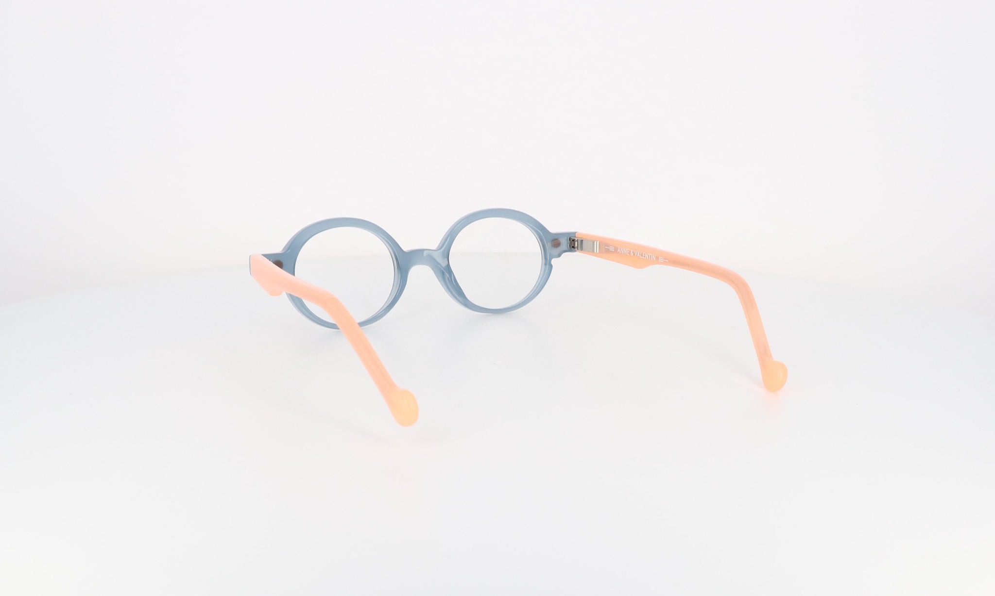 ANNE & VALENTIN AV MANO - Jorge Oculista