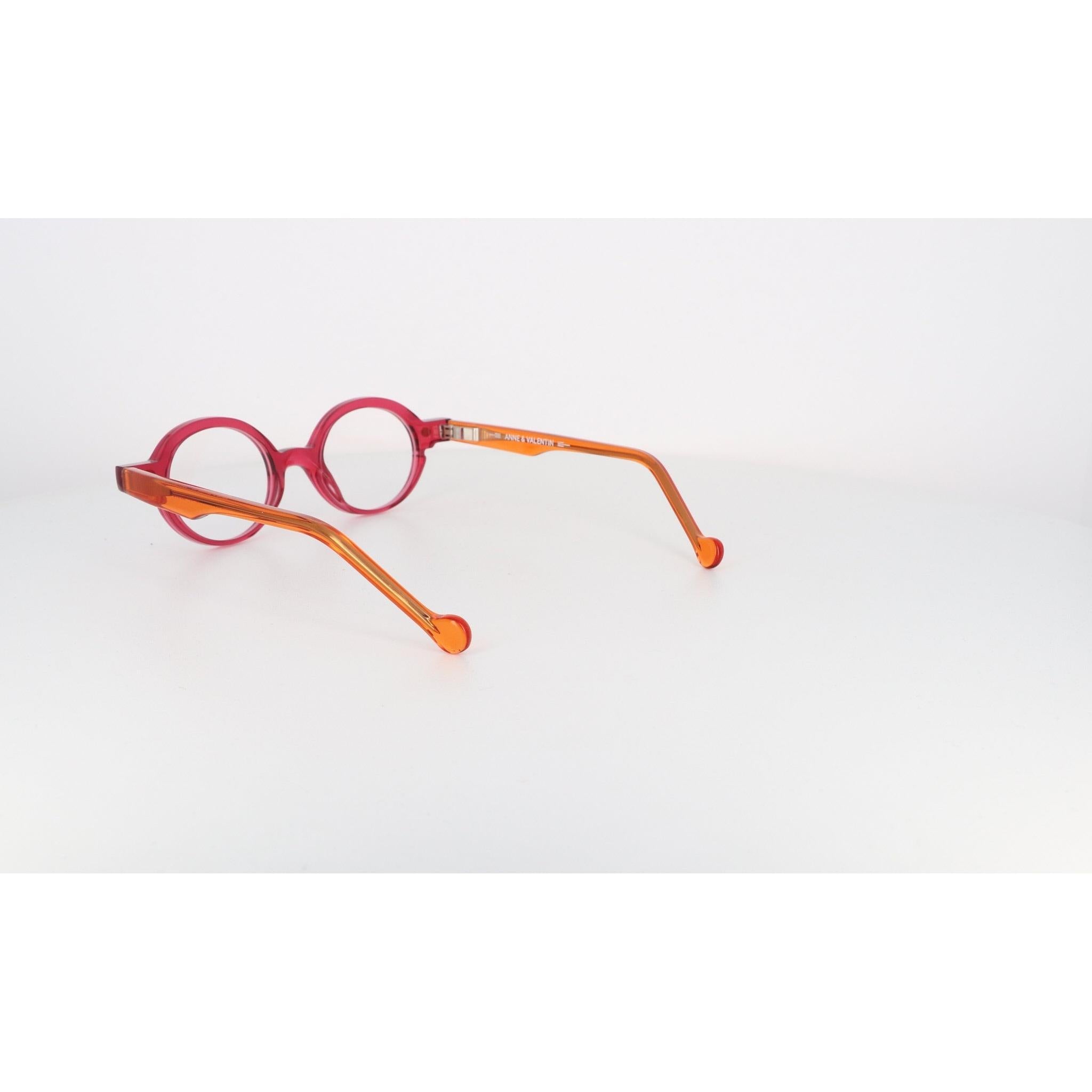 ANNE & VALENTIN AV MANO - Jorge Oculista