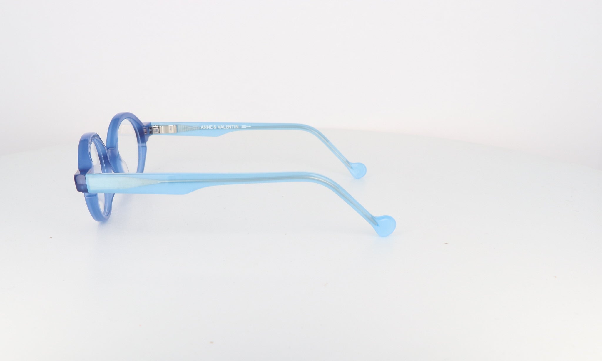 ANNE & VALENTIN AV MANO - Jorge Oculista