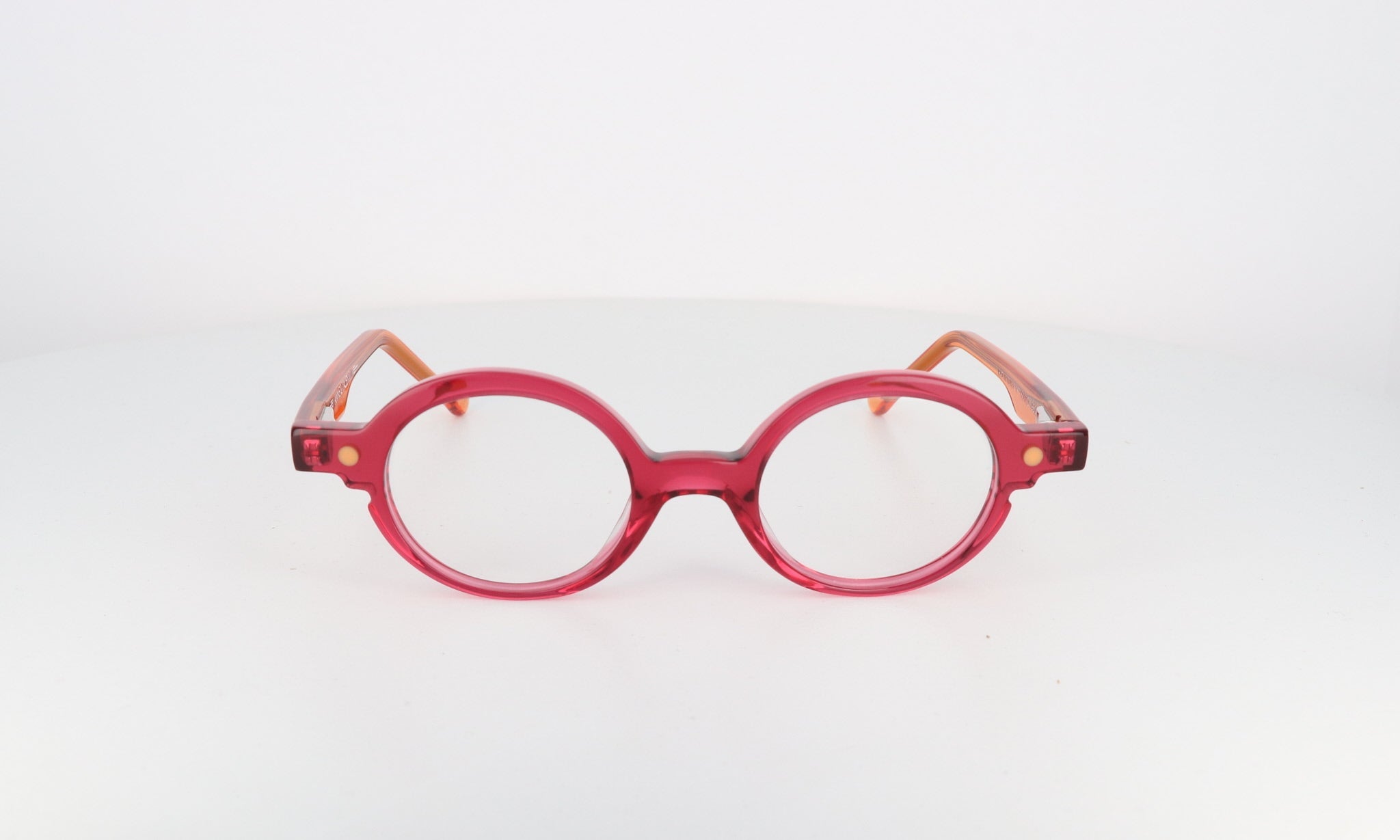 ANNE & VALENTIN AV MANO - Jorge Oculista