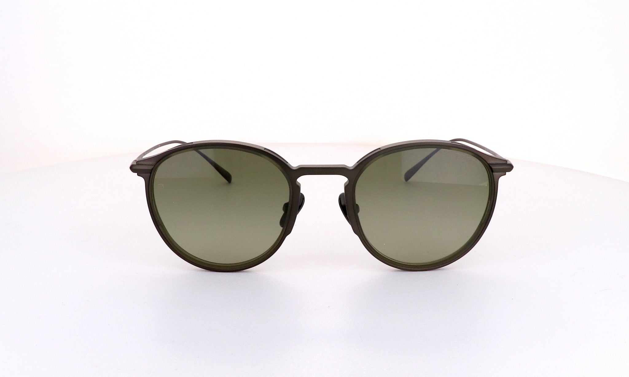 BRETT B MARIO - Jorge Oculista