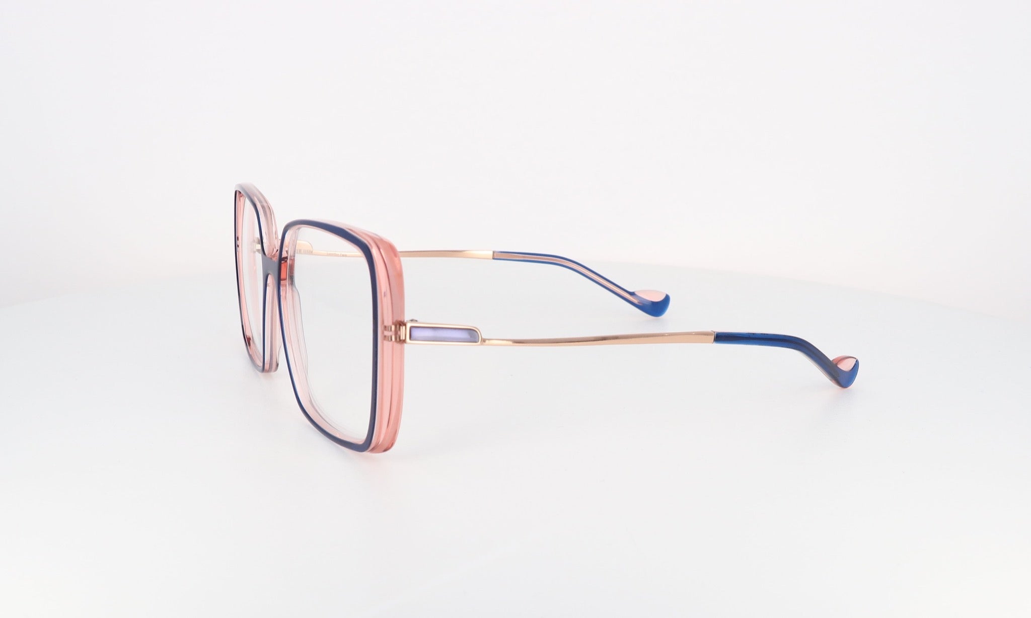 CAROLINE ABRAM IRINA - Jorge Oculista