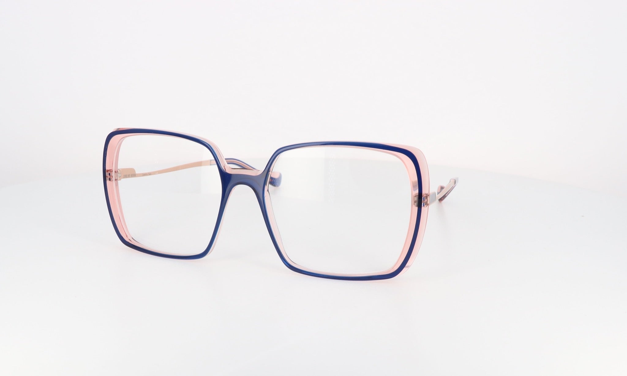 CAROLINE ABRAM IRINA - Jorge Oculista