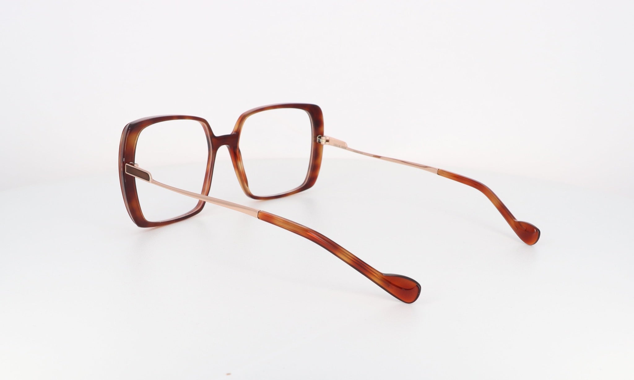 CAROLINE ABRAM IRINA - Jorge Oculista