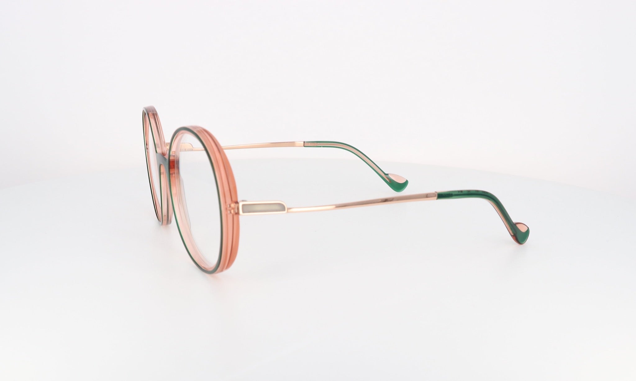 CAROLINE ABRAM IRIS - Jorge Oculista