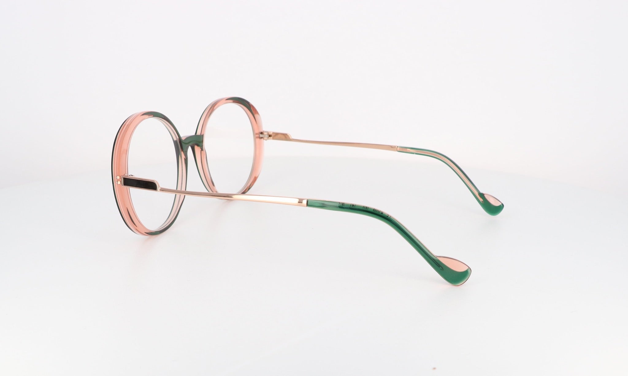 CAROLINE ABRAM IRIS - Jorge Oculista