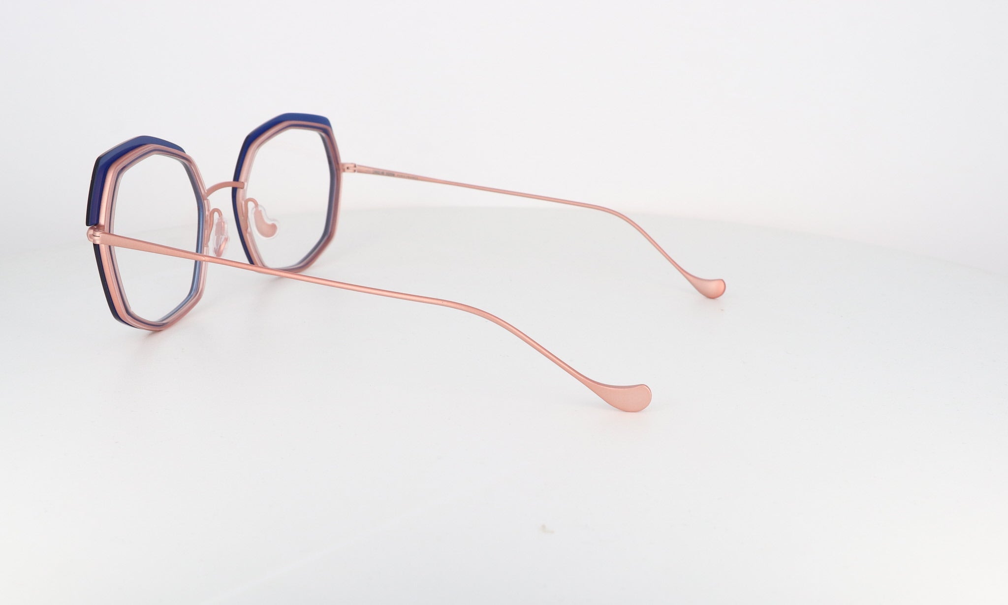 CAROLINE ABRAM WALLEN - Jorge Oculista