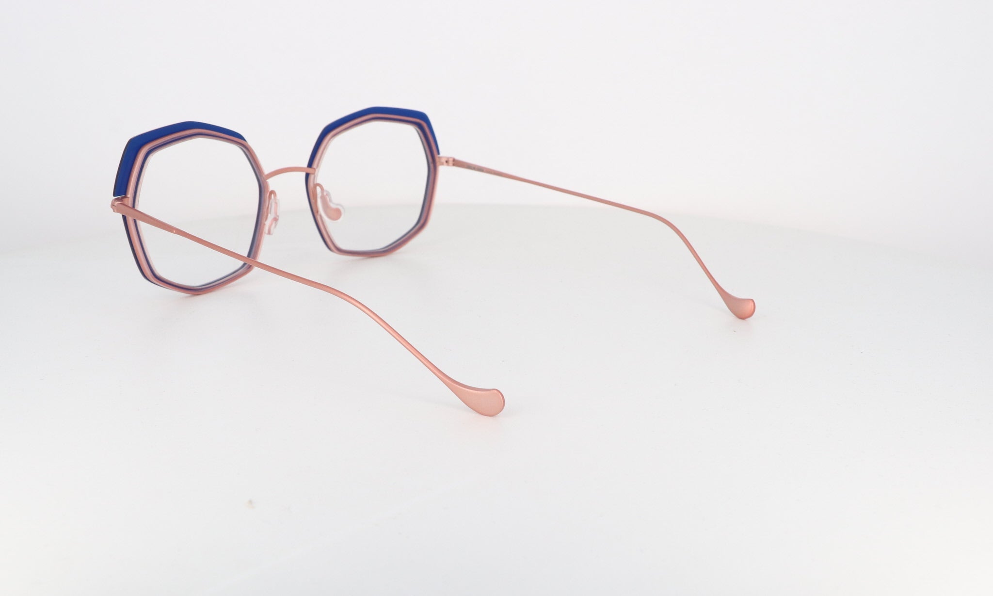 CAROLINE ABRAM WALLEN - Jorge Oculista