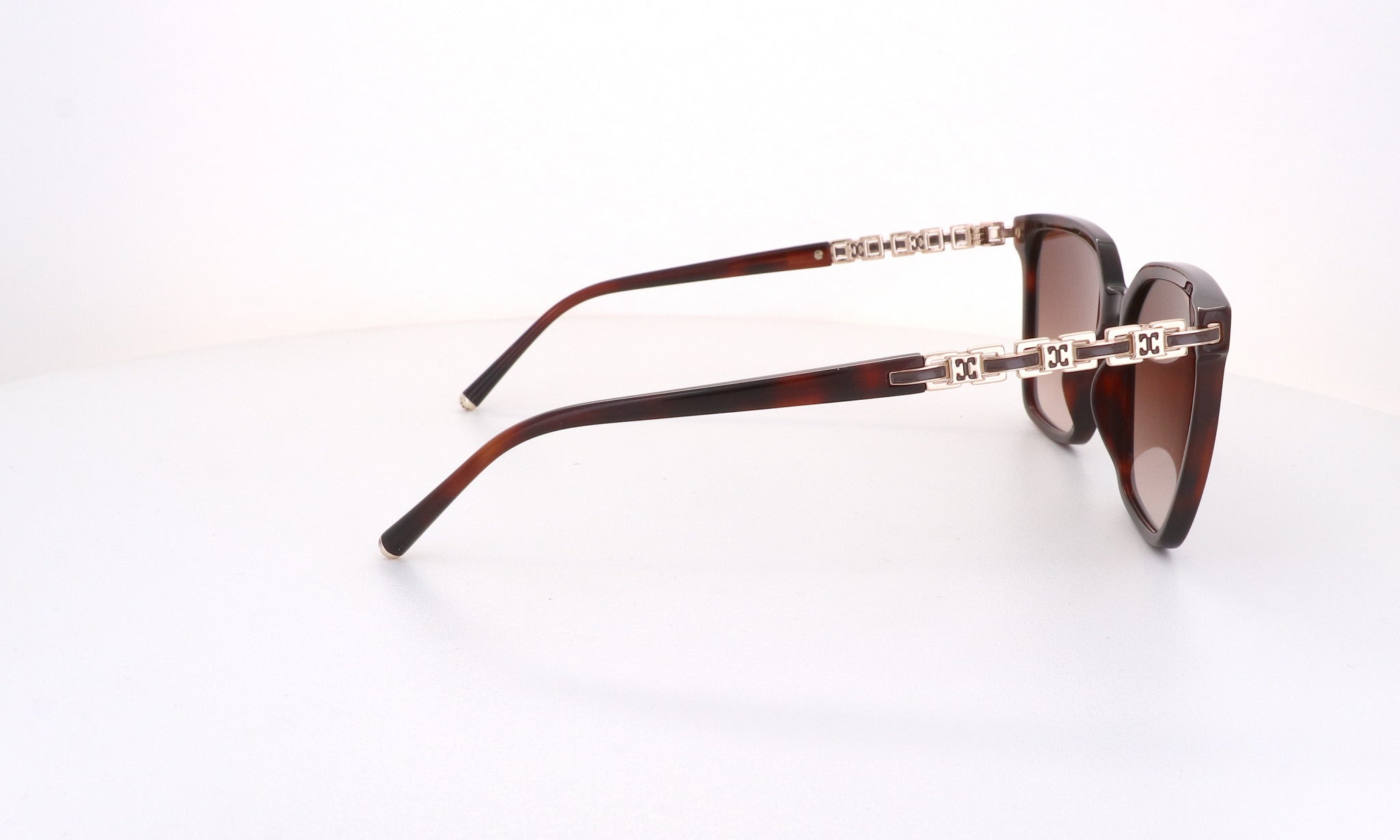 ESCADA SES D96 - Jorge Oculista