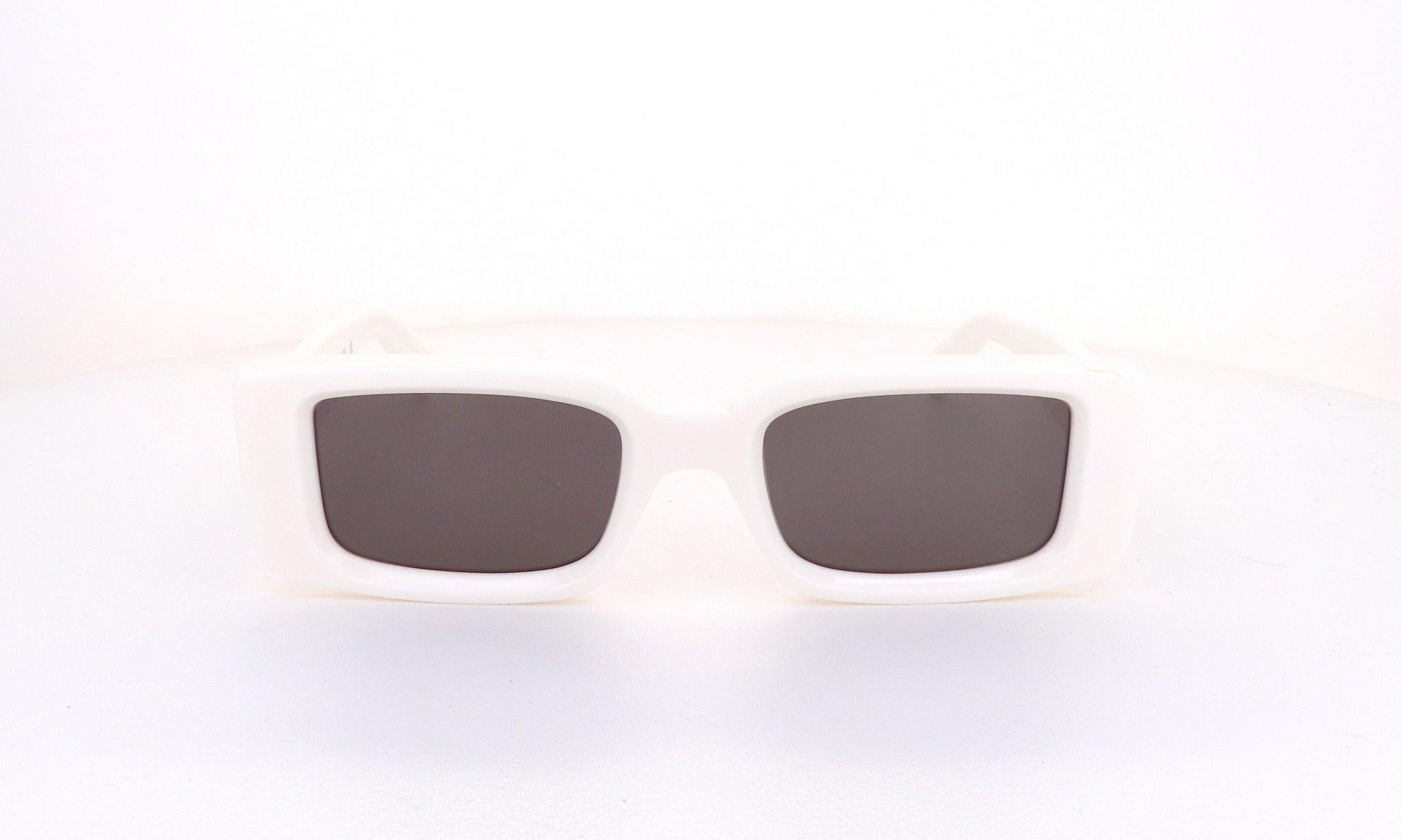 【送料&関税込】Off-White Oeri127 Arthur Sunglasses - Unisex Off-White Arthur OERI127 1055 Sunglasses - Pretavoir