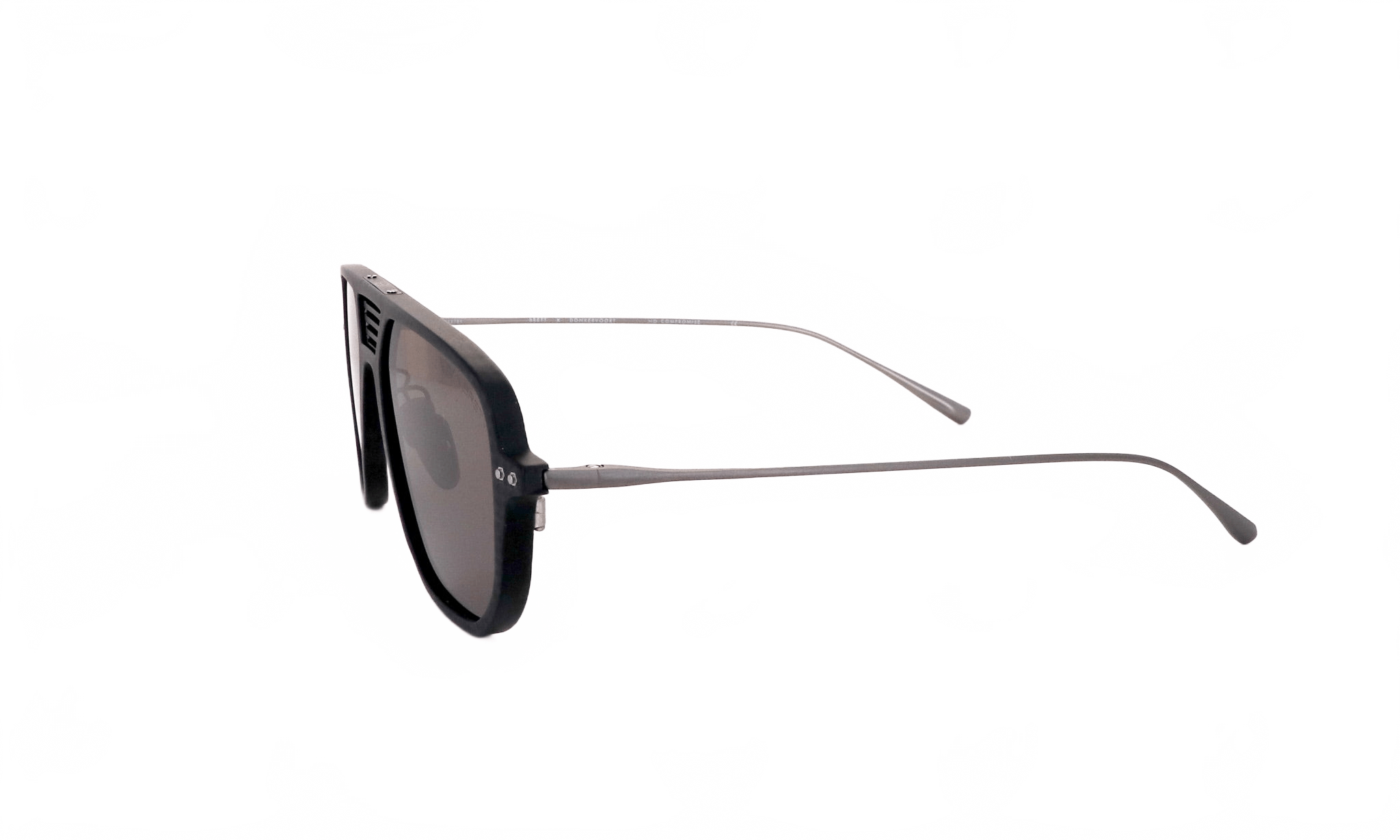 BRETT B DONKERVOOT DENIS - Jorge Oculista