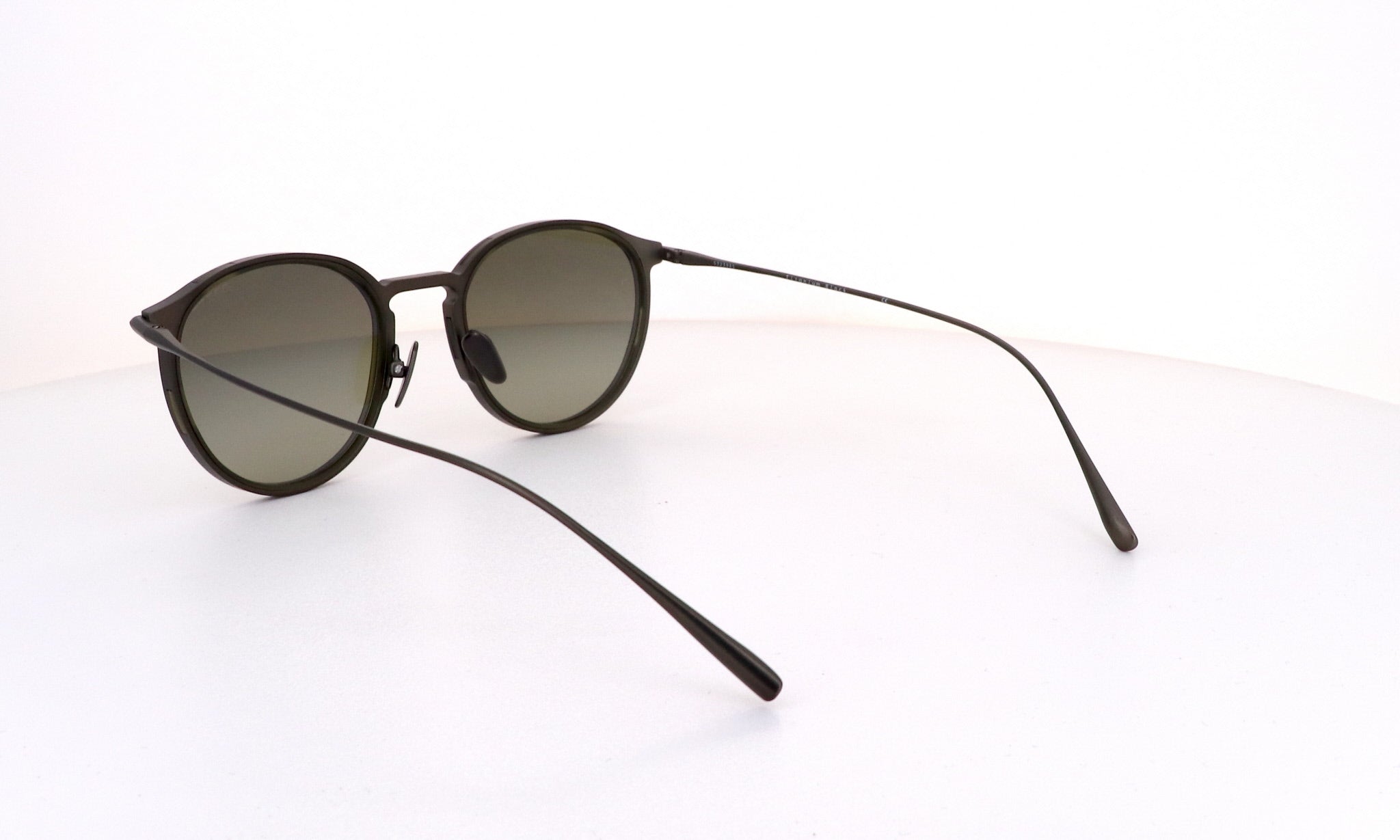 BRETT B MARIO - Jorge Oculista