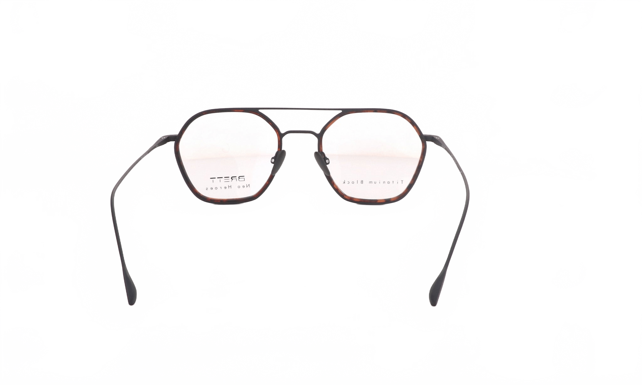 BRETT B PHIL - Jorge Oculista