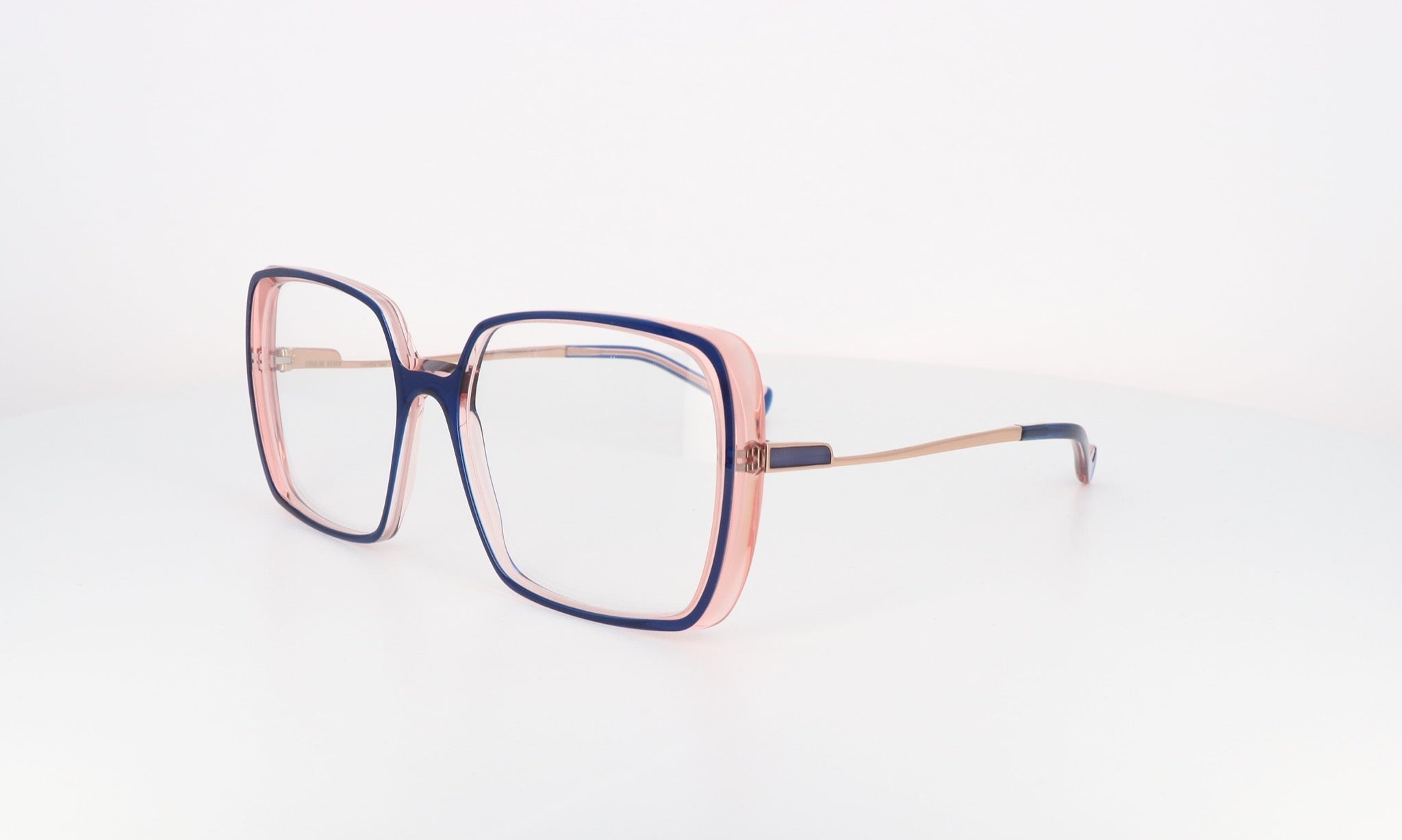 CAROLINE ABRAM IRINA - Jorge Oculista