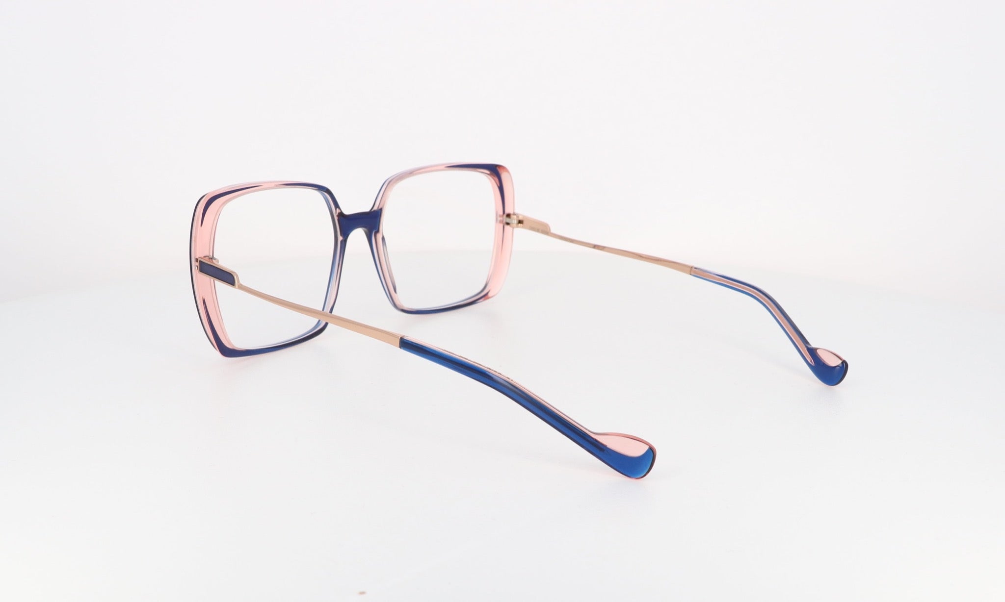 CAROLINE ABRAM IRINA - Jorge Oculista