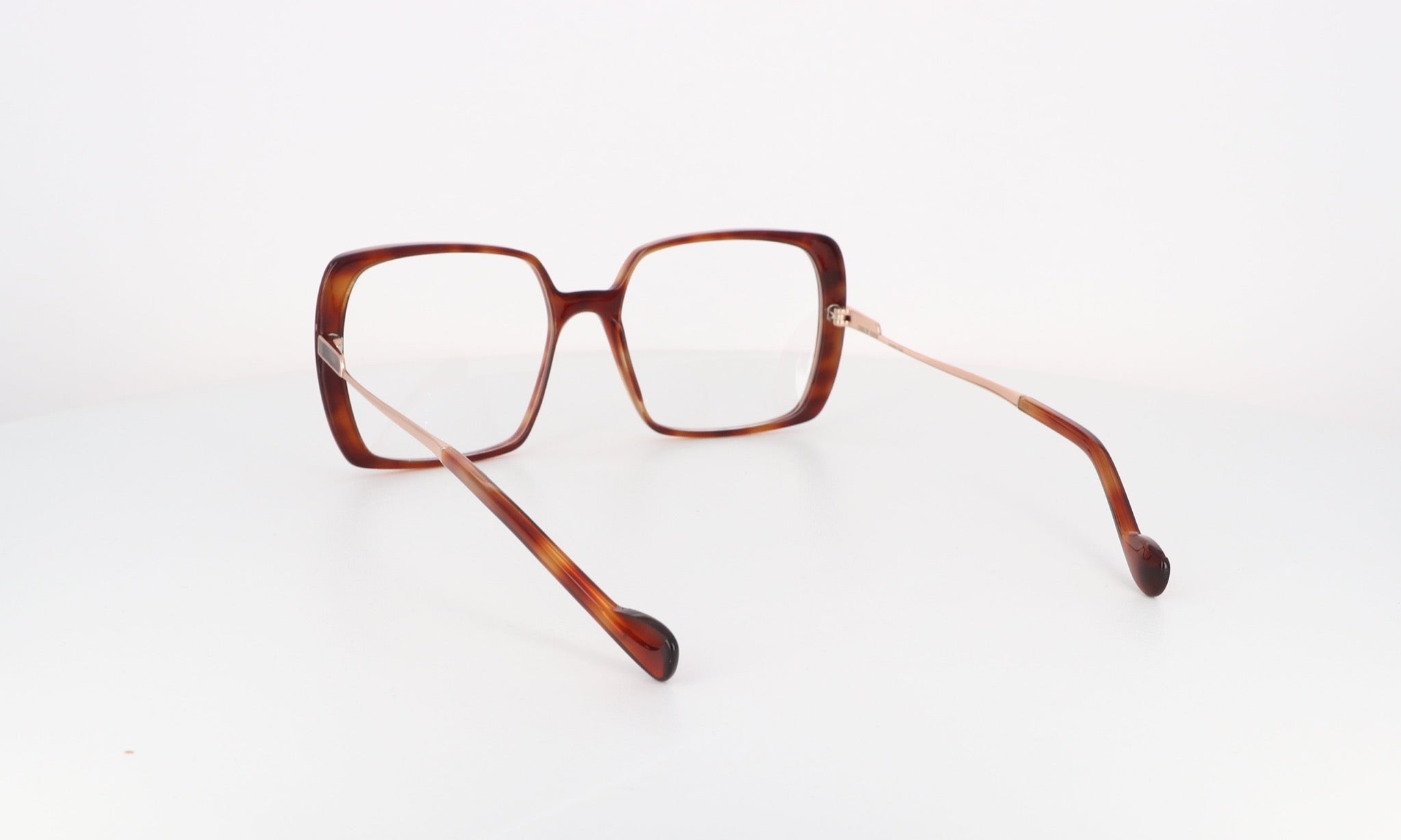 CAROLINE ABRAM IRINA - Jorge Oculista