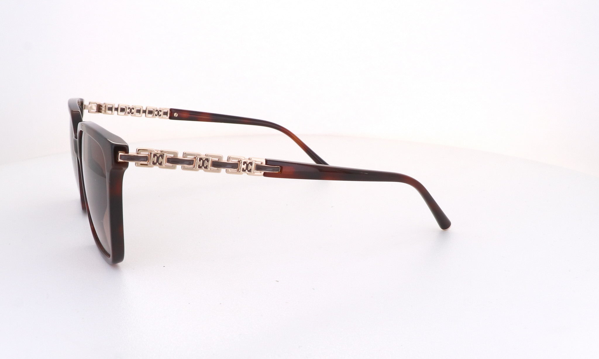 ESCADA SES D96 - Jorge Oculista