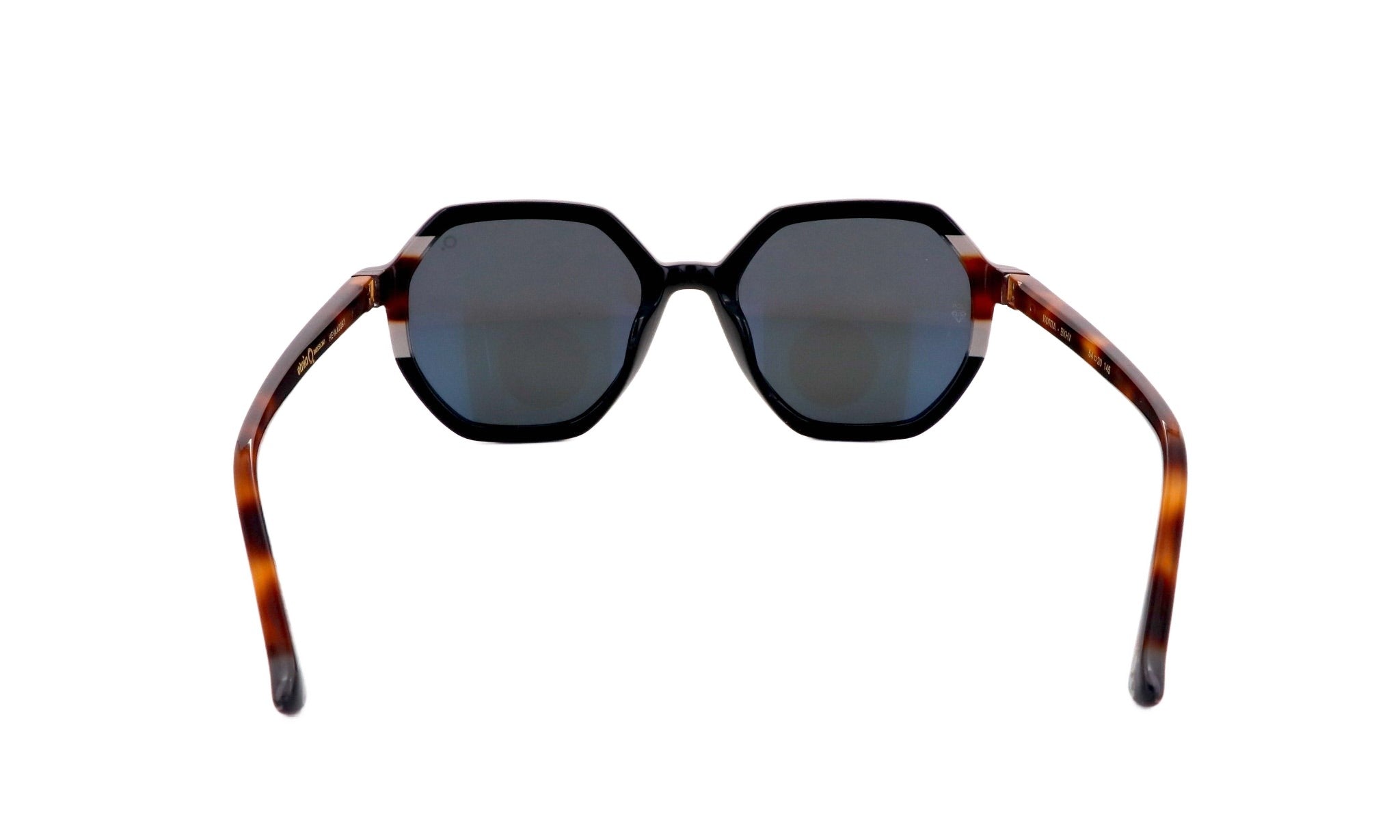 ETNIA BARCELONA HORTA - Jorge Oculista