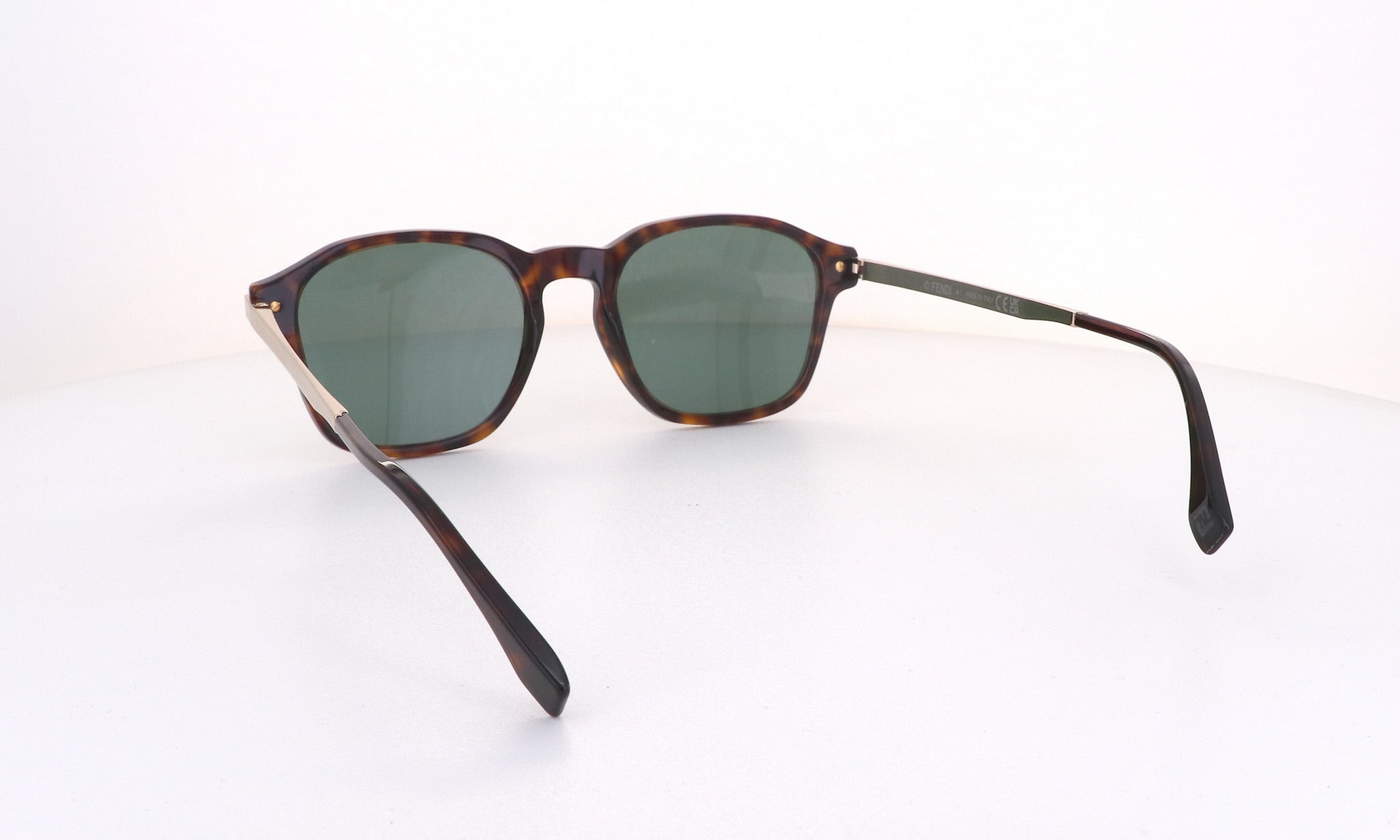 FENDI ESSENTIAL SQUARE SUNGLASSES - Jorge Oculista